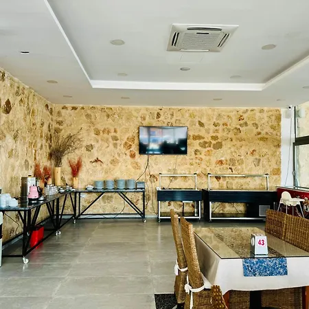 Burhan's Hotell Rizokarpaso